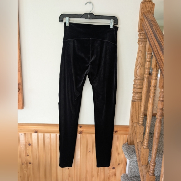 Spanx Black Velvet Whimsigoth Holiday Leggings Size Large - Picture 3 of 7